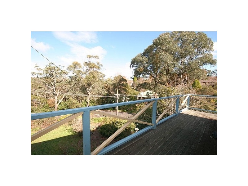 1 St Georges Pde, Wentworth Falls NSW 2782