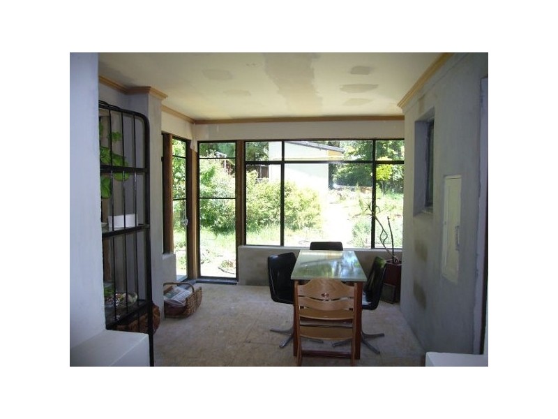 27 Falls Road, Wentworth Falls NSW 2782