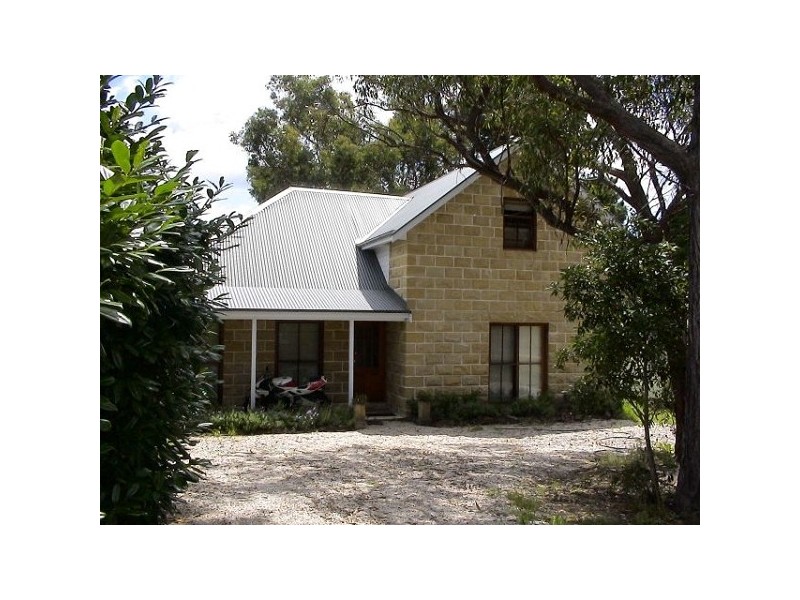 9 Lyle St, Wentworth Falls NSW 2782