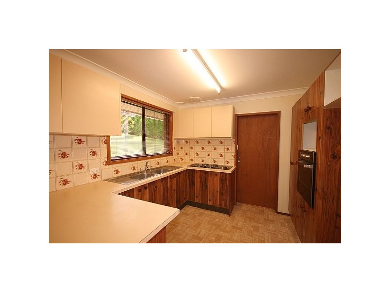 25 Taylor Ave, Wentworth Falls NSW 2782