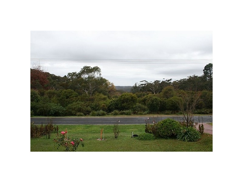 25 Taylor Ave, Wentworth Falls NSW 2782