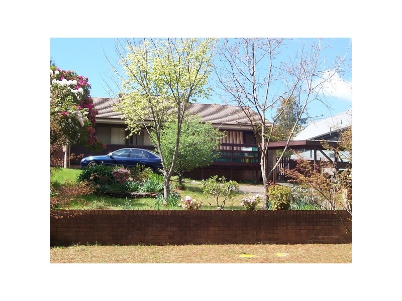 8 page Avenue, Wentworth Falls NSW 2782