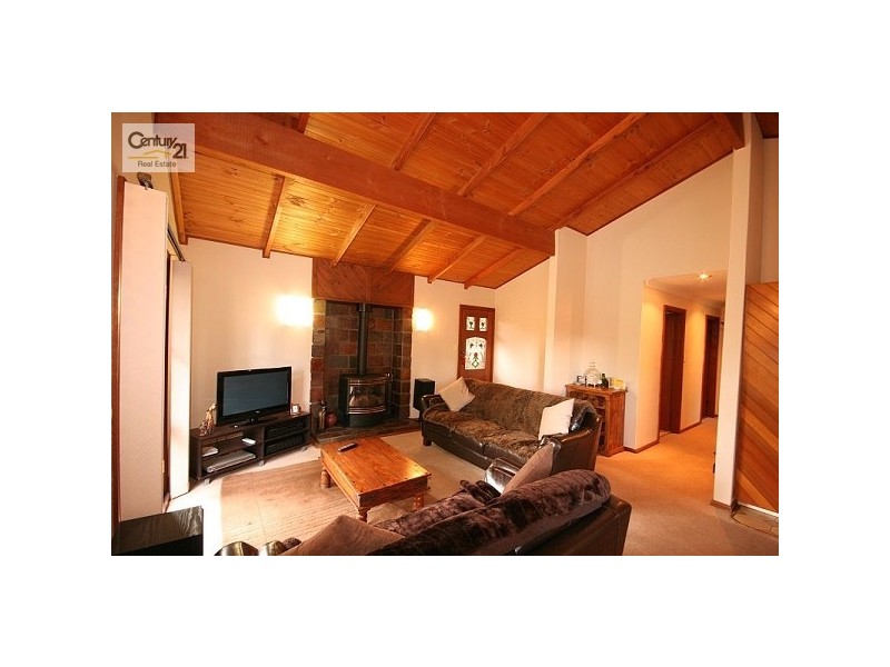 18 Banksia Rd, Wentworth Falls NSW 2782