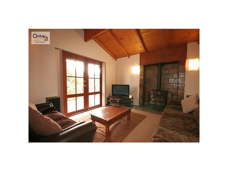 18 Banksia Rd, Wentworth Falls NSW 2782