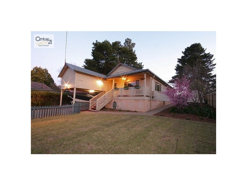 4 Bermuka Ave, Wentworth Falls NSW 2782