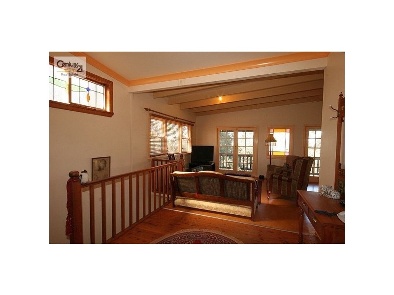 9 Yanko Ave, Wentworth Falls NSW 2782