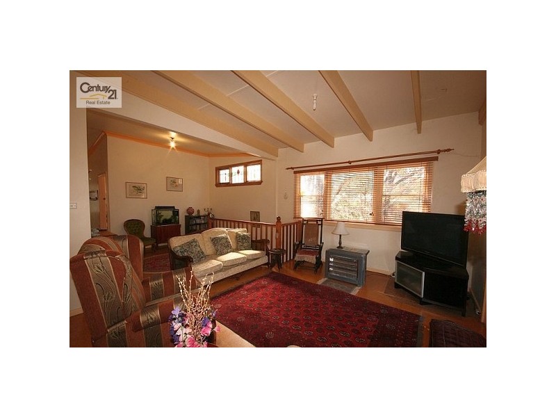 9 Yanko Ave, Wentworth Falls NSW 2782