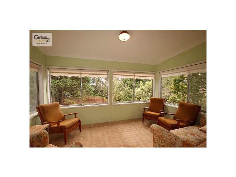 137 Blaxland Rd, Wentworth Falls NSW 2782