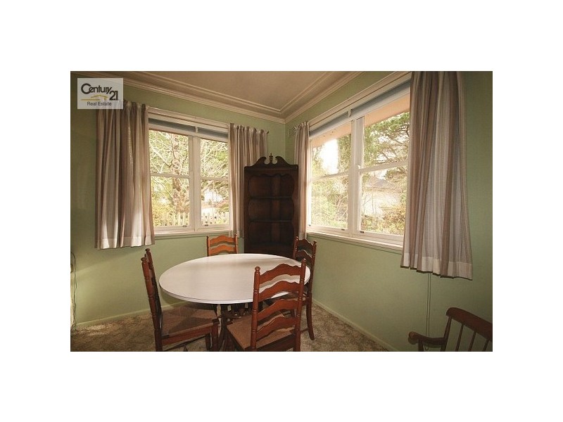 137 Blaxland Rd, Wentworth Falls NSW 2782