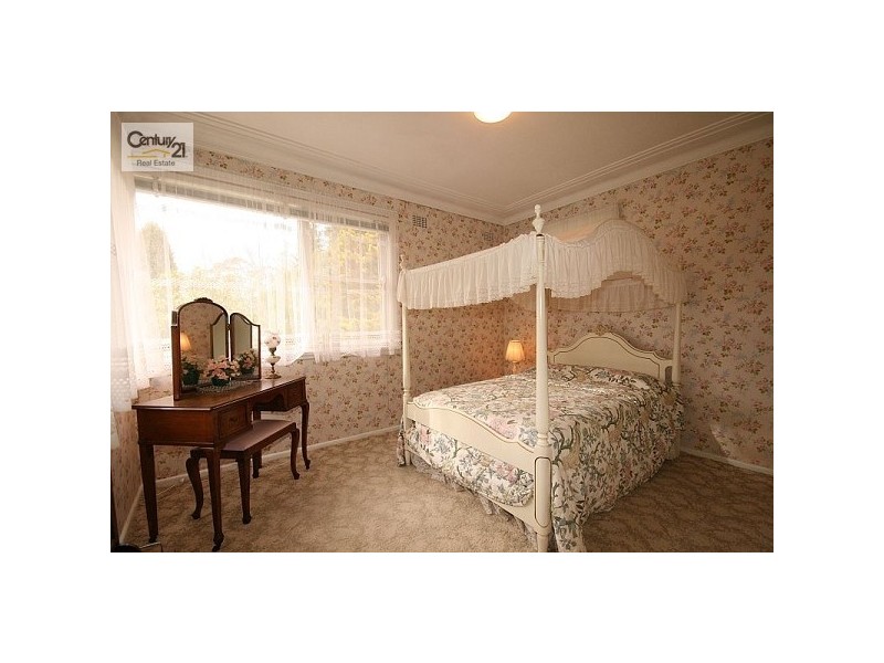 137 Blaxland Rd, Wentworth Falls NSW 2782