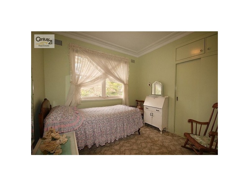 137 Blaxland Rd, Wentworth Falls NSW 2782