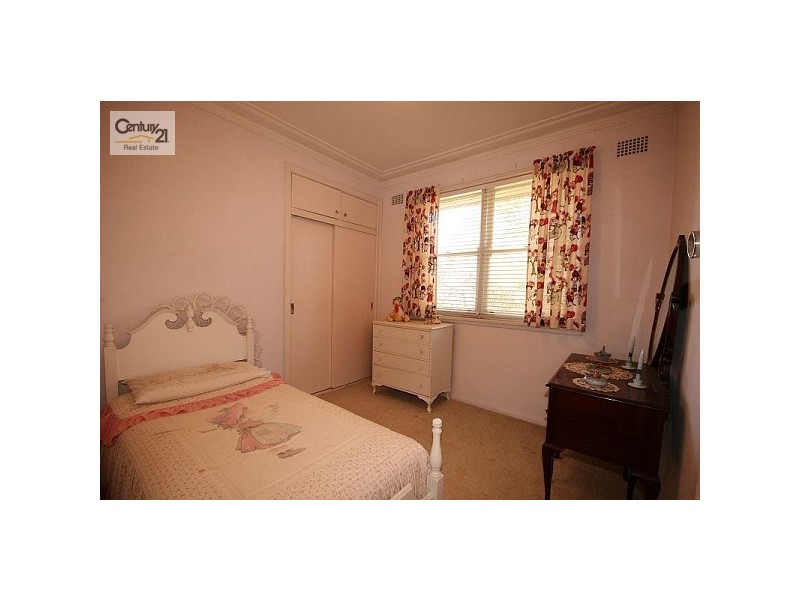 137 Blaxland Rd, Wentworth Falls NSW 2782