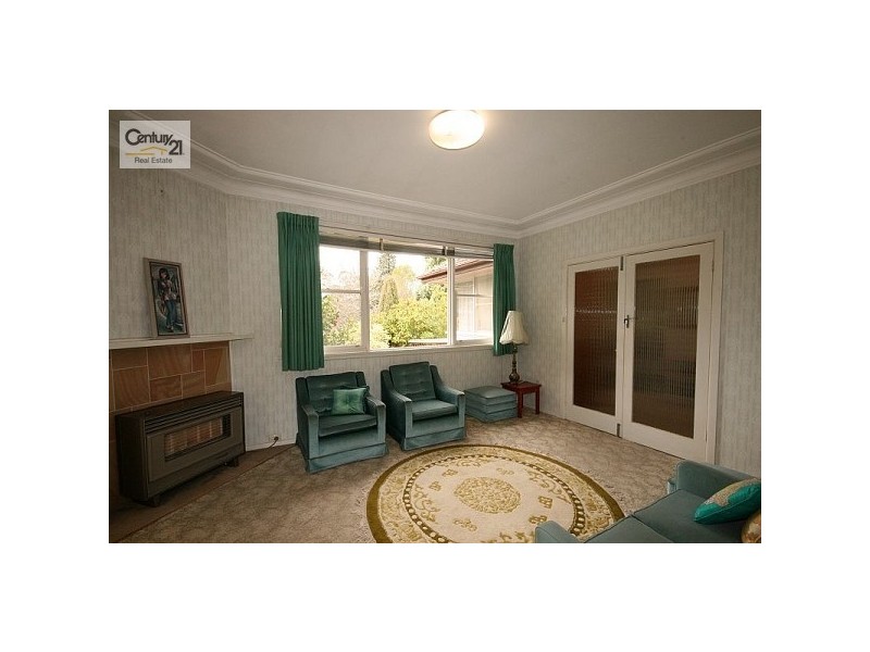 137 Blaxland Rd, Wentworth Falls NSW 2782