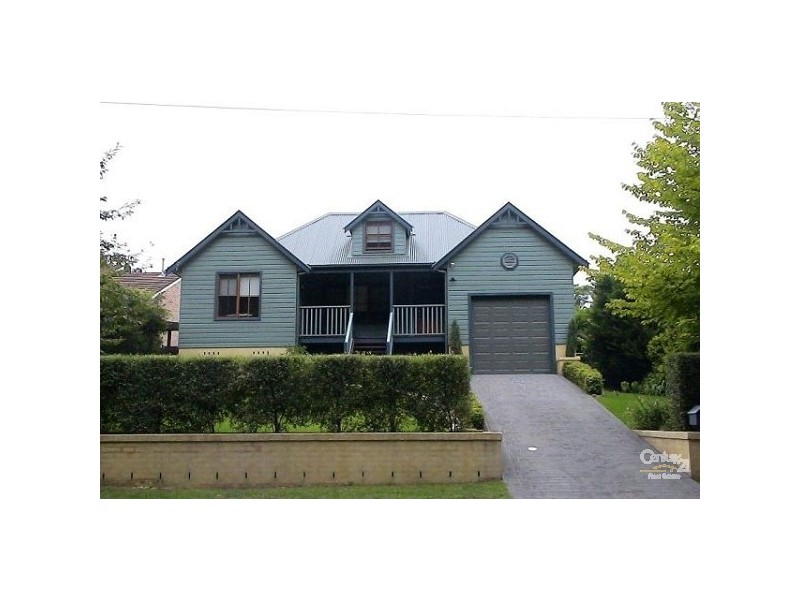 10 Page Avenue, Wentworth Falls NSW 2782