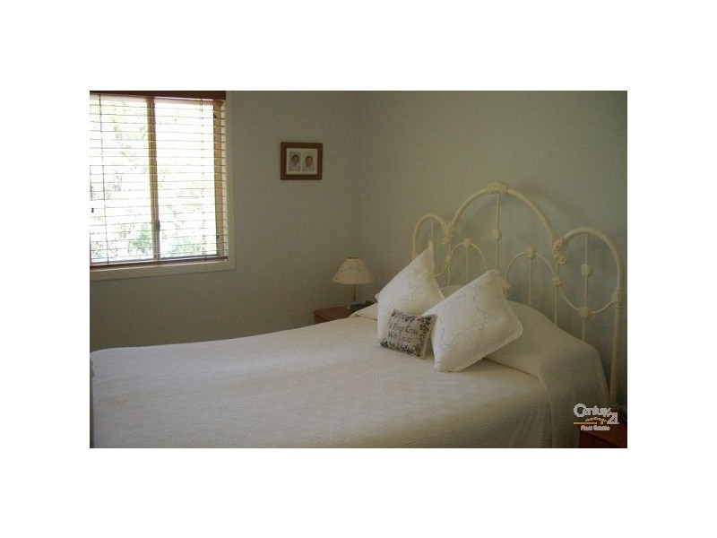 26 Tarella Rd, Wentworth Falls NSW 2782