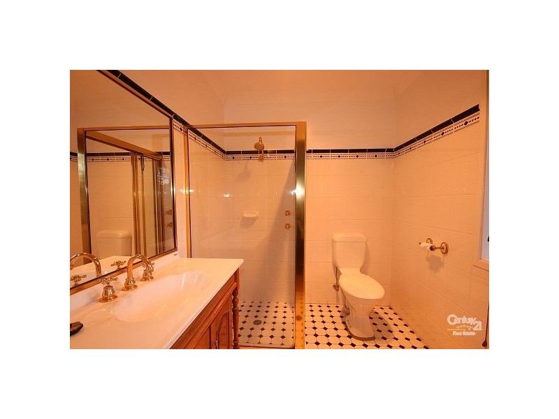 26 Tarella Rd, Wentworth Falls NSW 2782