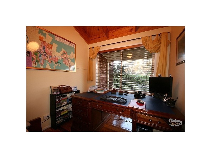 26 Tarella Rd, Wentworth Falls NSW 2782