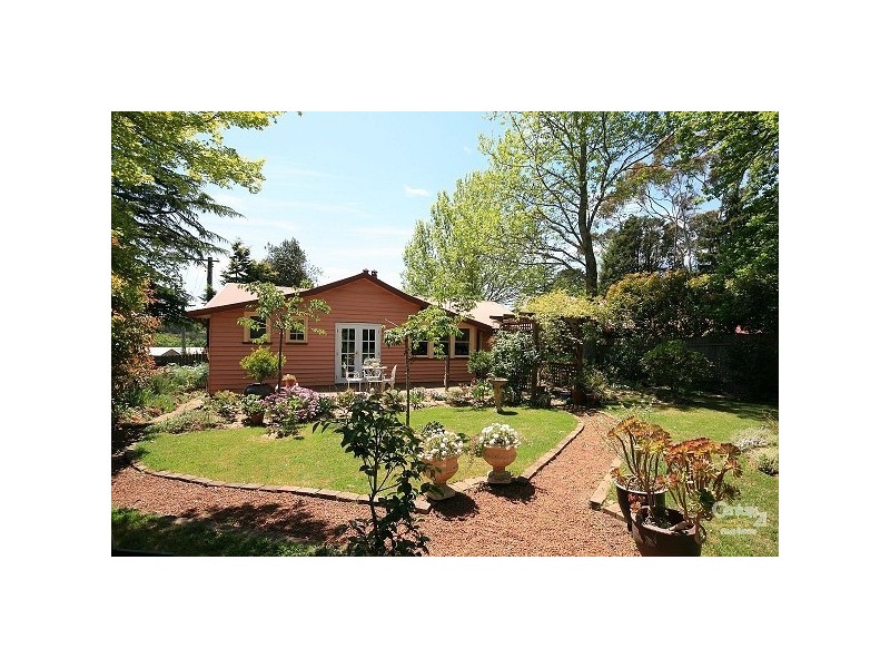 30 Backhouse St, Wentworth Falls NSW 2782