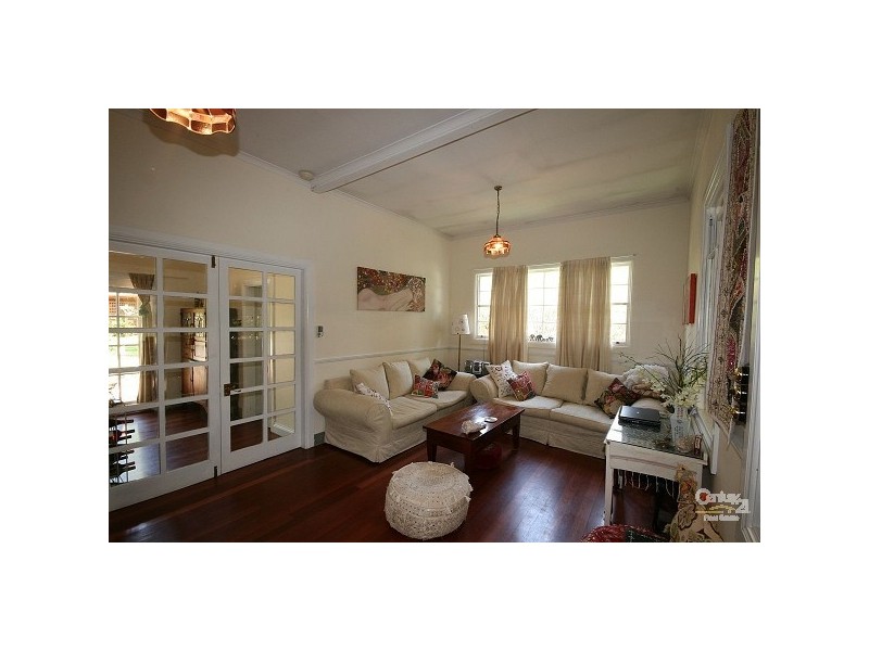 30 Backhouse St, Wentworth Falls NSW 2782