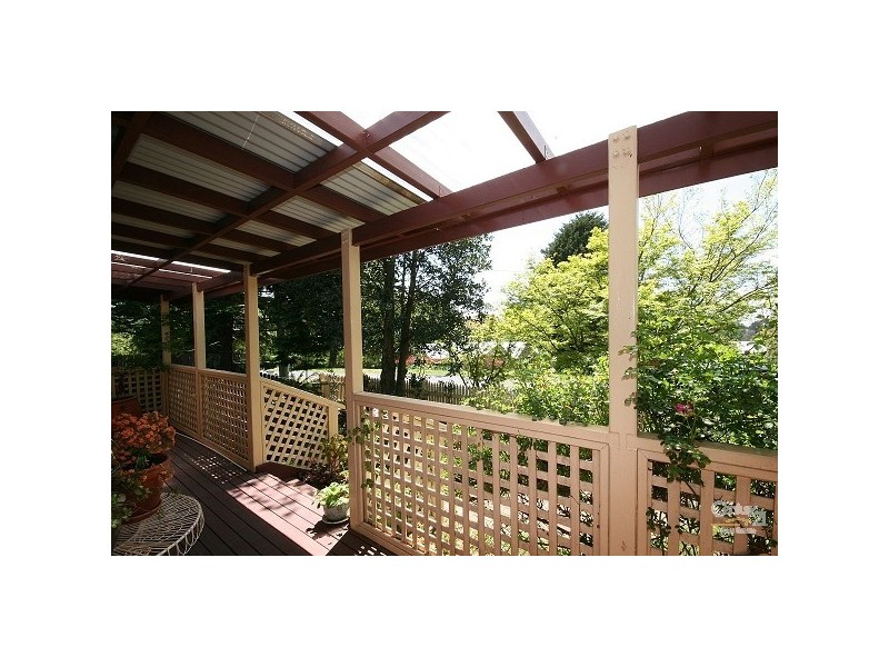 30 Backhouse St, Wentworth Falls NSW 2782