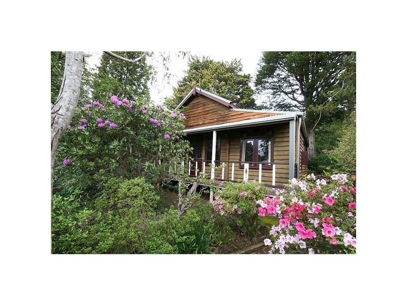 24 Armstrong Street, Wentworth Falls NSW 2782