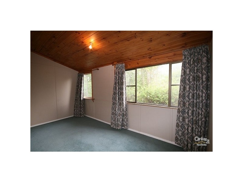 24 Armstrong Street, Wentworth Falls NSW 2782