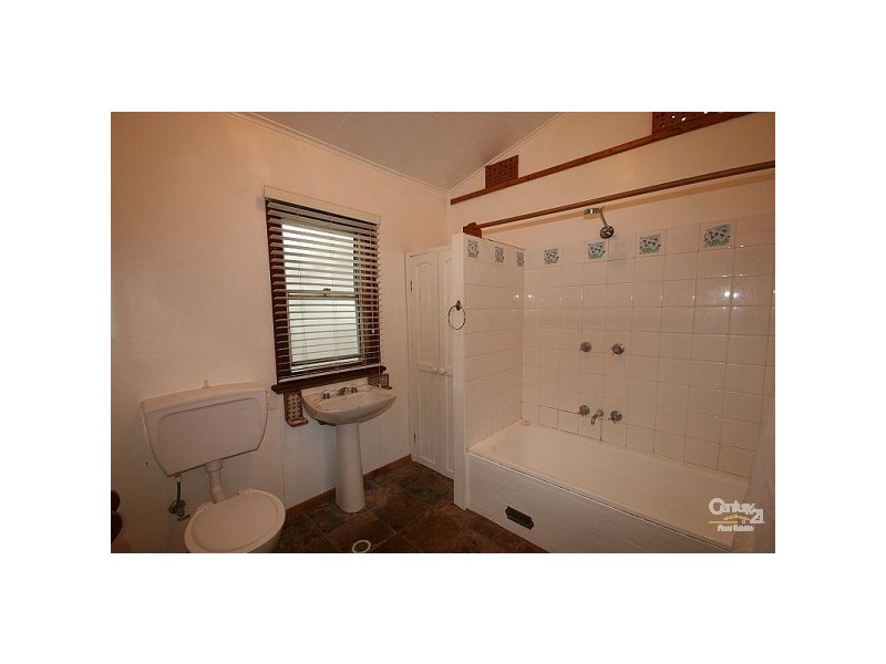 24 Armstrong Street, Wentworth Falls NSW 2782