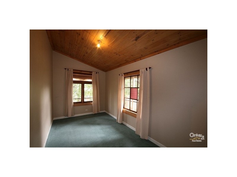 24 Armstrong Street, Wentworth Falls NSW 2782