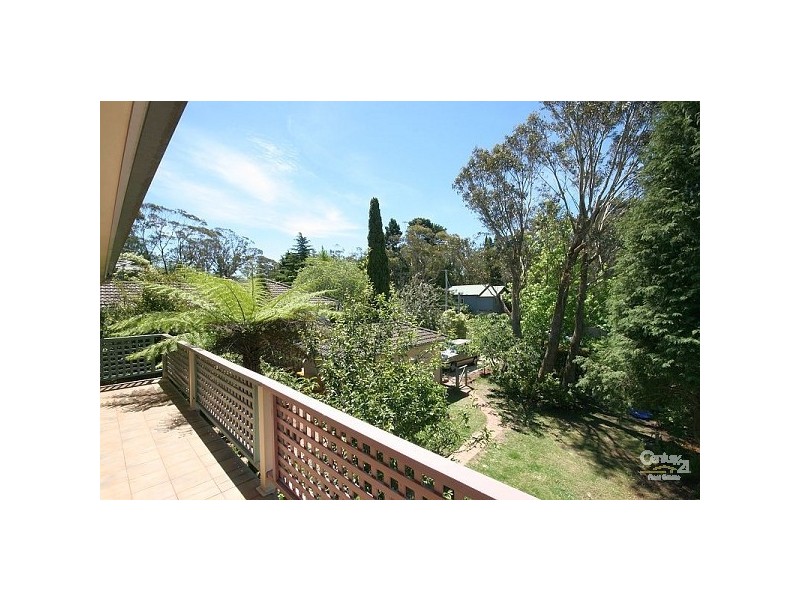 82 Backhouse St, Wentworth Falls NSW 2782