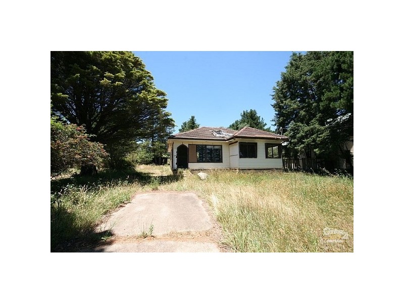 92 Tableland Rd, Wentworth Falls NSW 2782