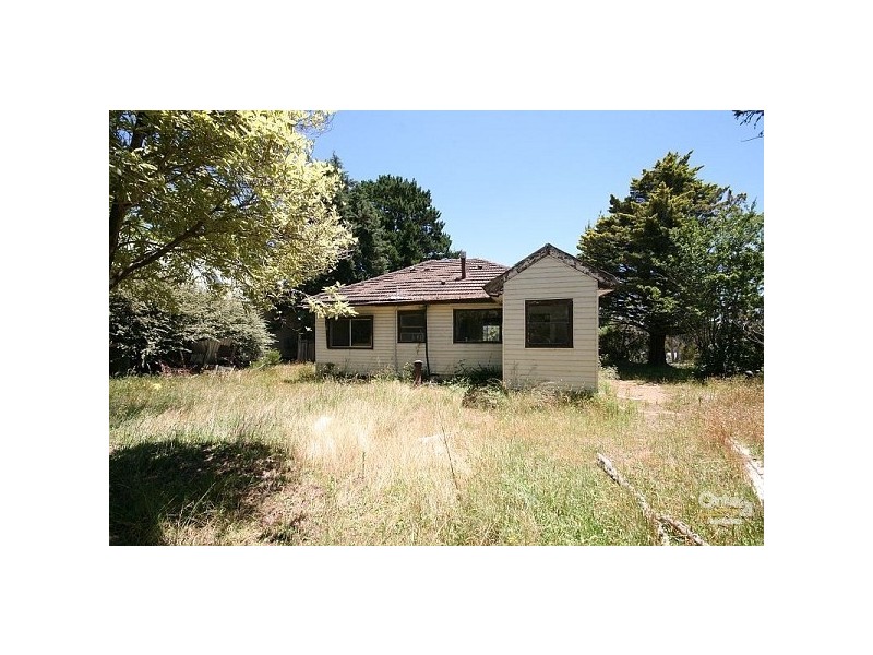 92 Tableland Rd, Wentworth Falls NSW 2782