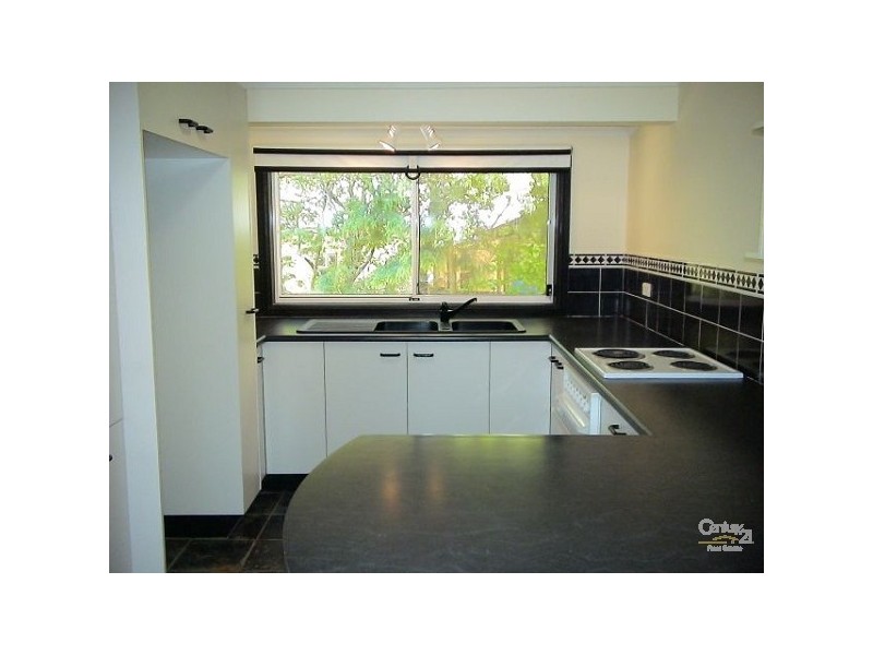 8 Backhouse St, Wentworth Falls NSW 2782