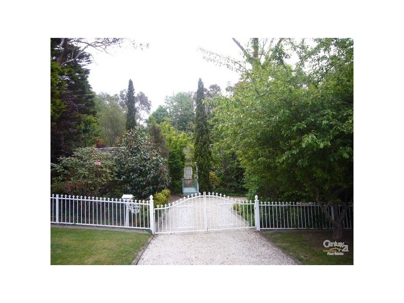57 Backhouse St, Wentworth Falls NSW 2782