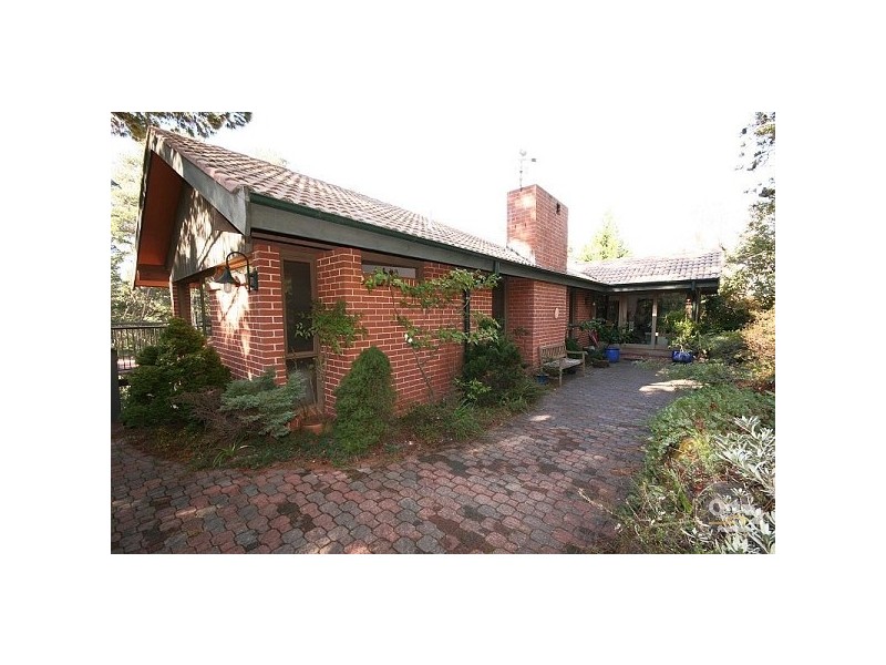 164 Falls Road, Wentworth Falls NSW 2782