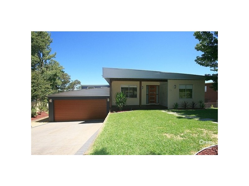 28 Maple Grove, Wentworth Falls NSW 2782