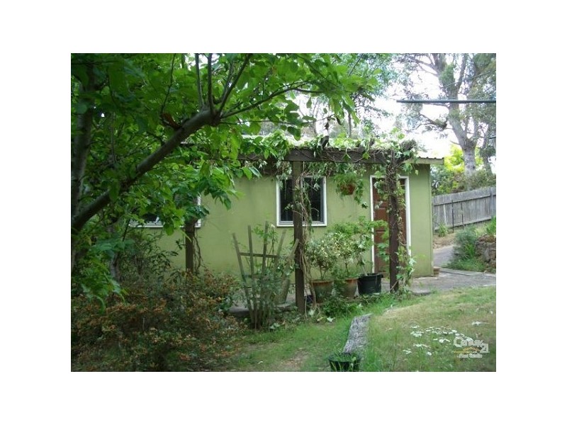 122 Henderson Road, Wentworth Falls NSW 2782