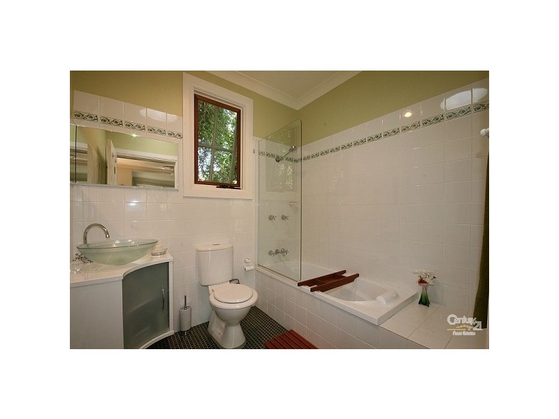 64 Waratah Ave, Katoomba NSW 2780