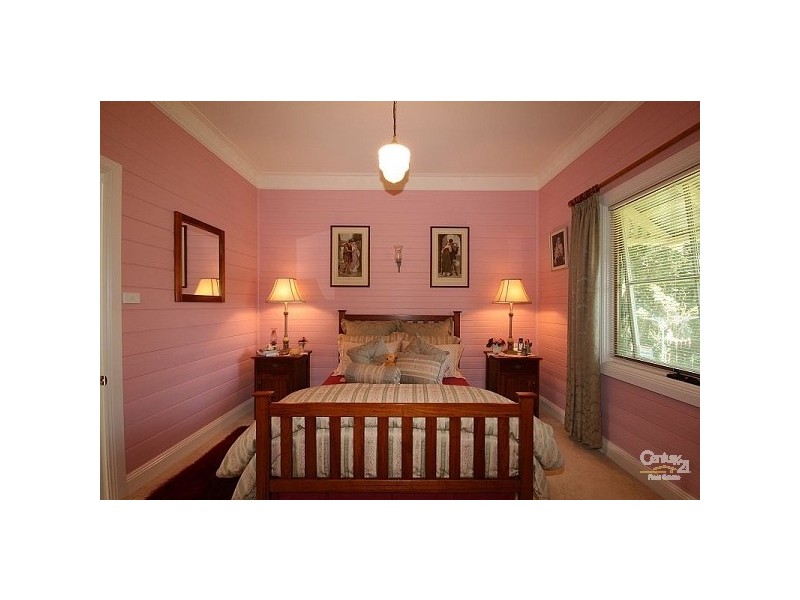 64 Waratah Ave, Katoomba NSW 2780