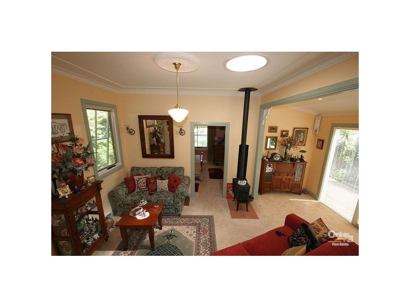 64 Waratah Ave, Katoomba NSW 2780