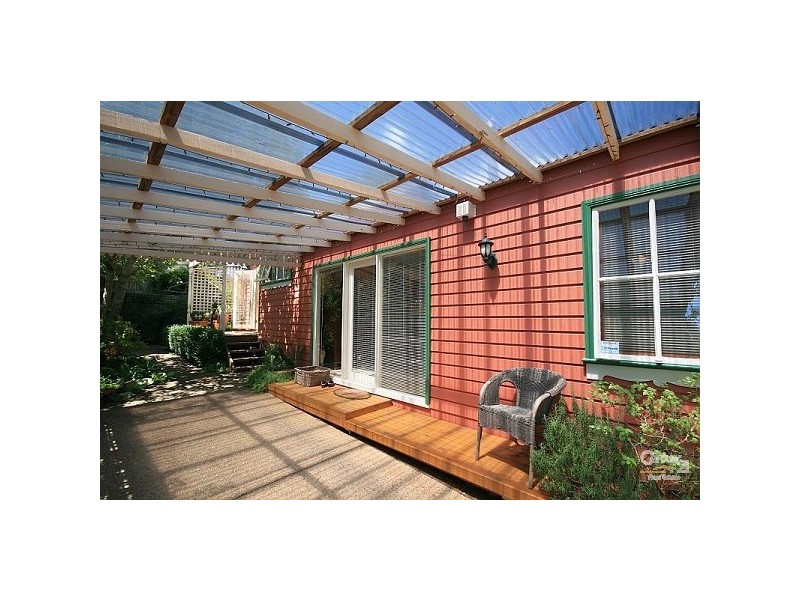 64 Waratah Ave, Katoomba NSW 2780