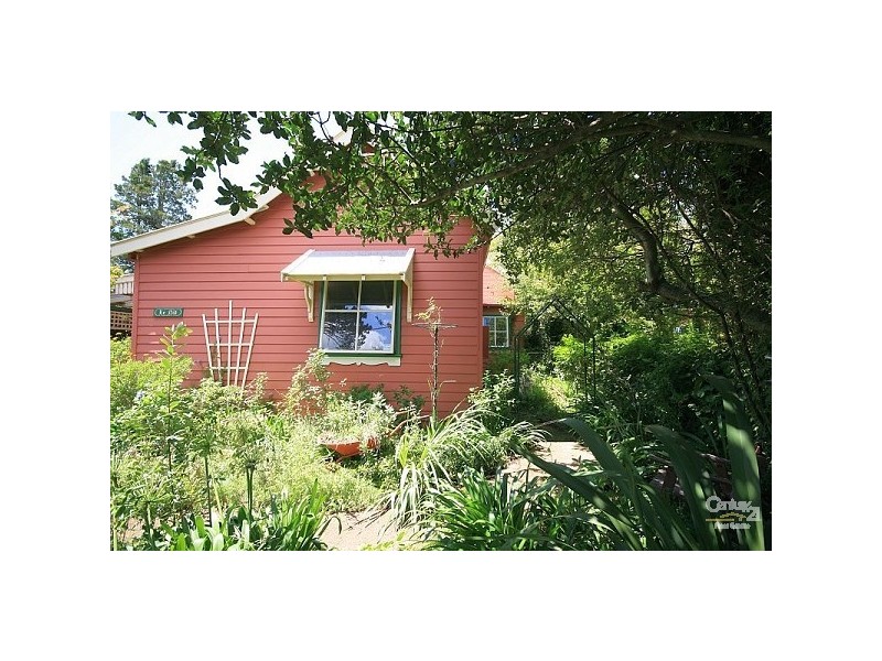 64 Waratah Ave, Katoomba NSW 2780