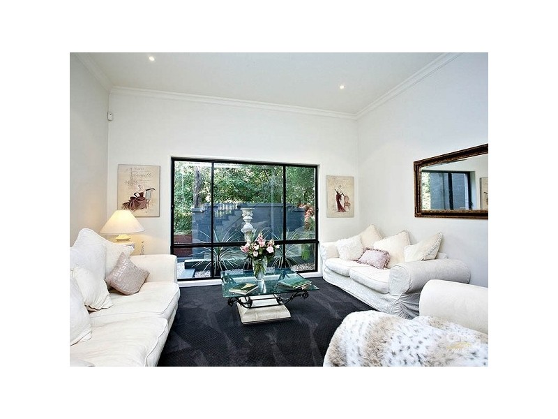 16 Kings Road, Leura NSW 2780