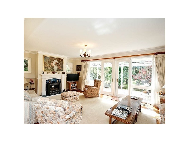 37 Toulon Avenue, Wentworth Falls NSW 2782