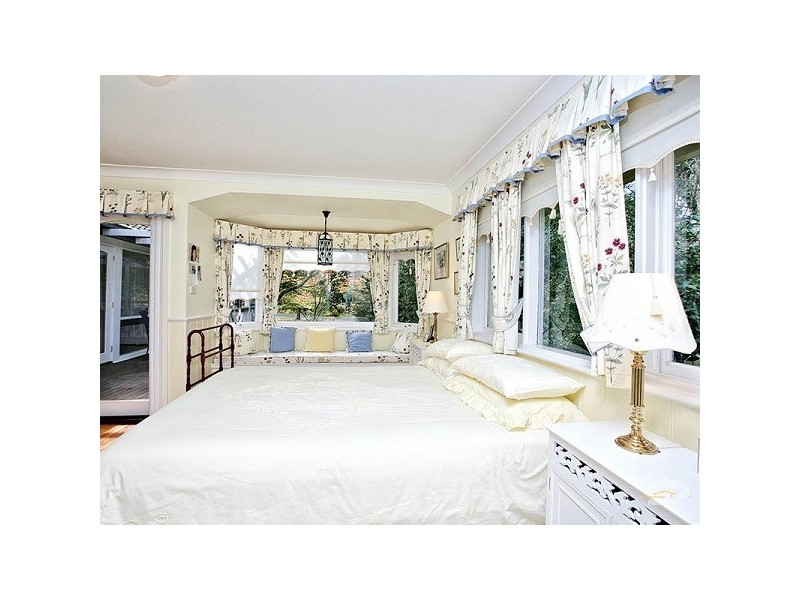 37 Toulon Avenue, Wentworth Falls NSW 2782