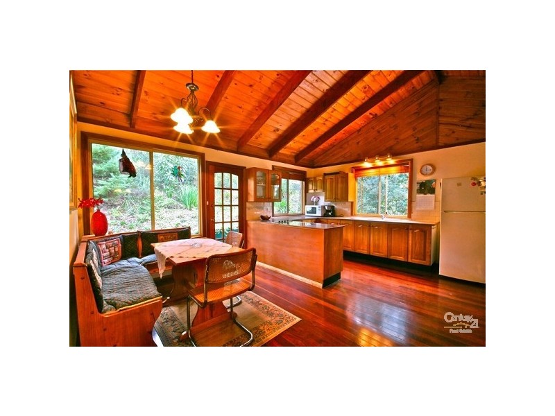 24 Kings Rd, Leura NSW 2780