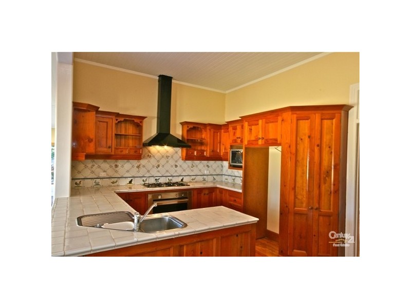 2 Fitstubbs Avenue, Wentworth Falls NSW 2782