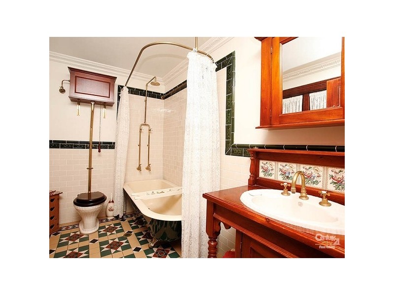 5 Hume Ave, Wentworth Falls NSW 2782