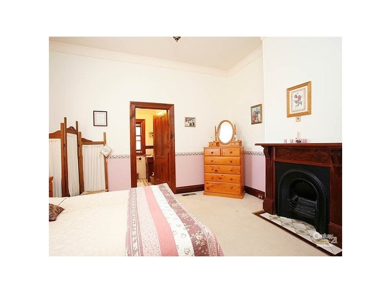 5 Hume Ave, Wentworth Falls NSW 2782