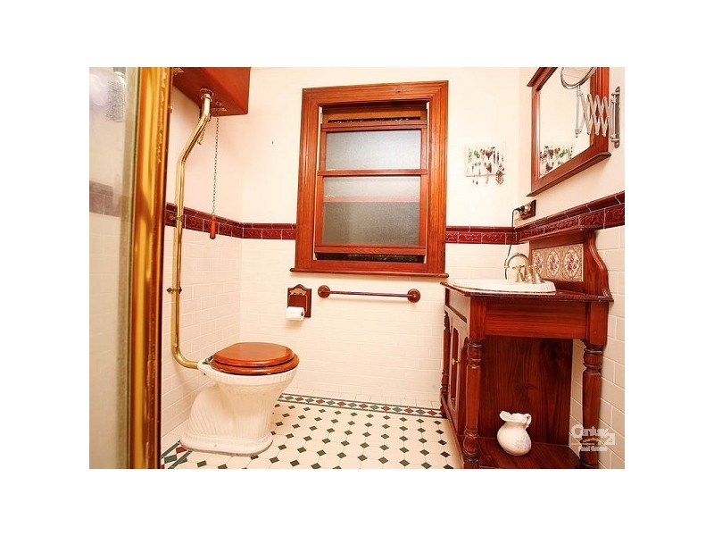 5 Hume Ave, Wentworth Falls NSW 2782