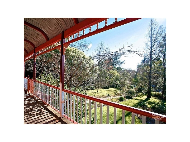 5 Hume Ave, Wentworth Falls NSW 2782